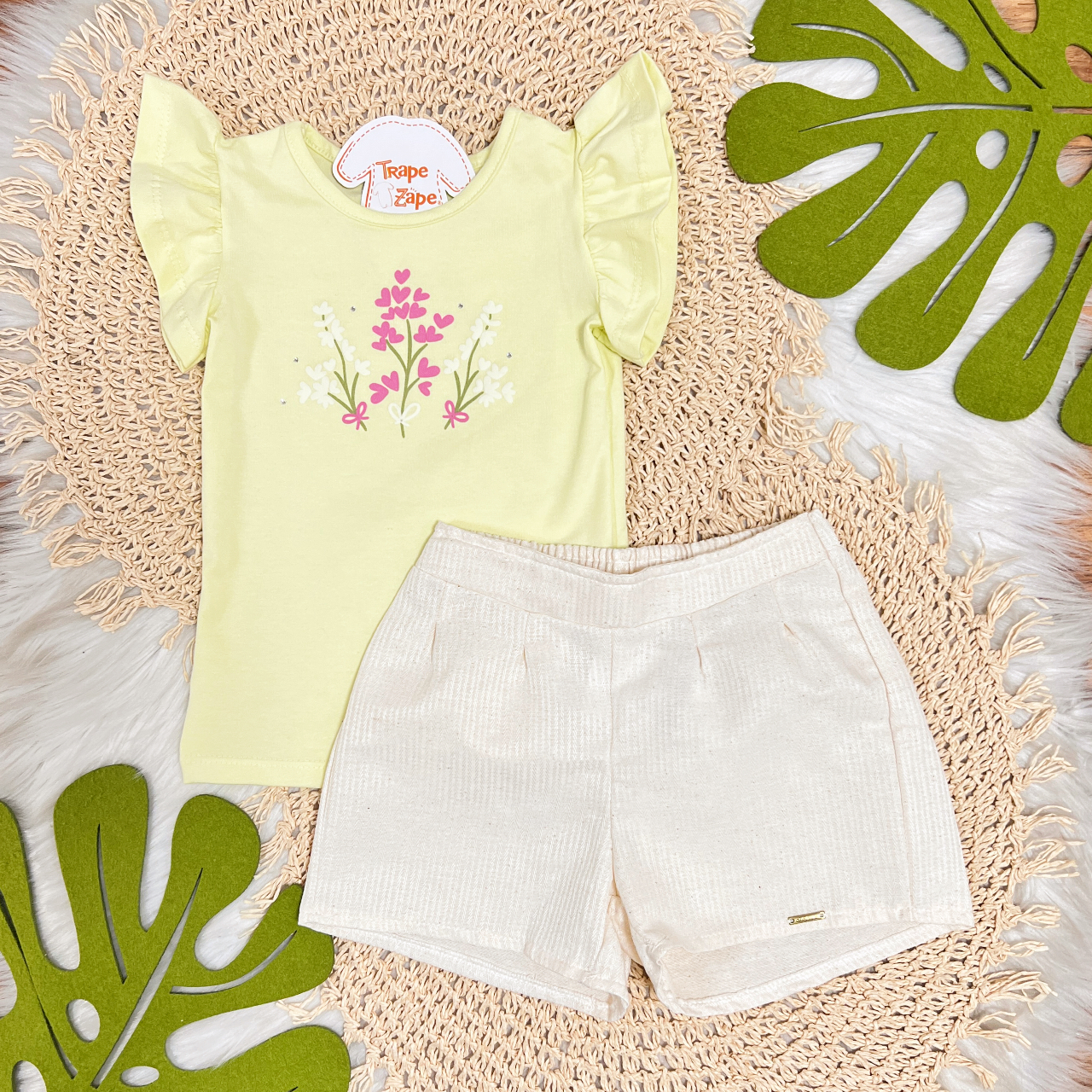  Conj. Blusa Raminhos de Flores e Short - Verde e Areia